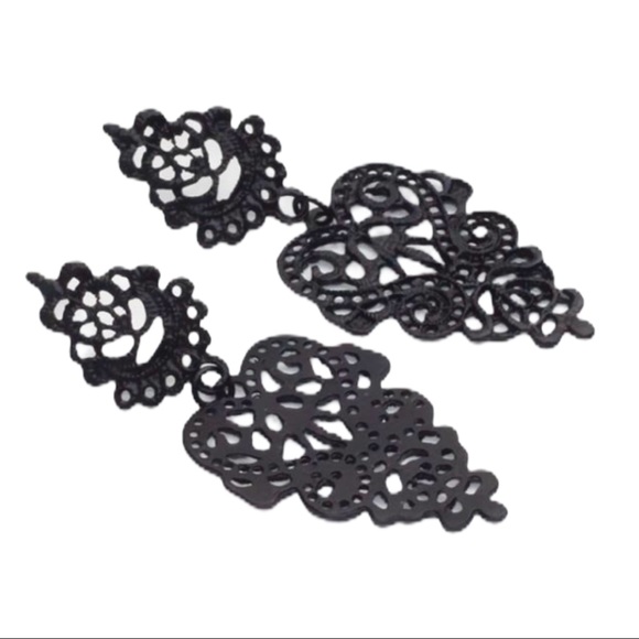 NWOT Elegant Black Hollow Flower Bohemian Earrings - Picture 5 of 6